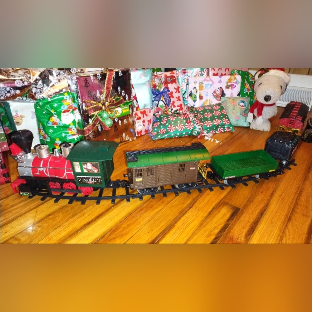 Vintage Lionel Santa's Christmas Express Trains Noel Set